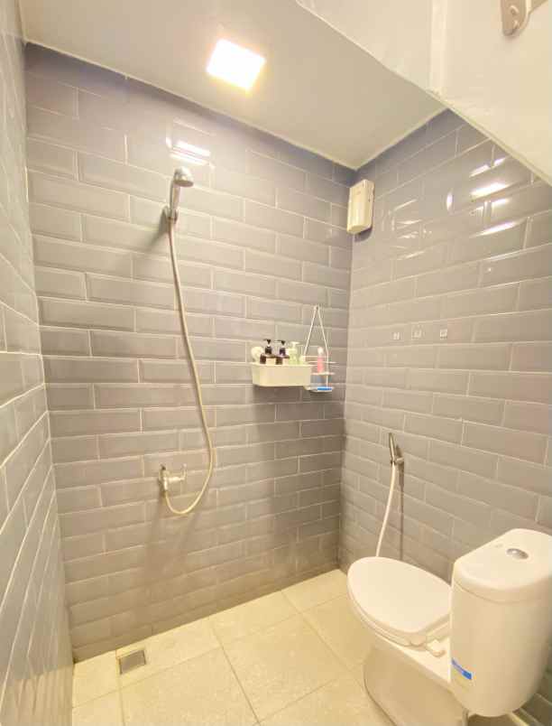 dijual rumah bagus anti banjir strategis