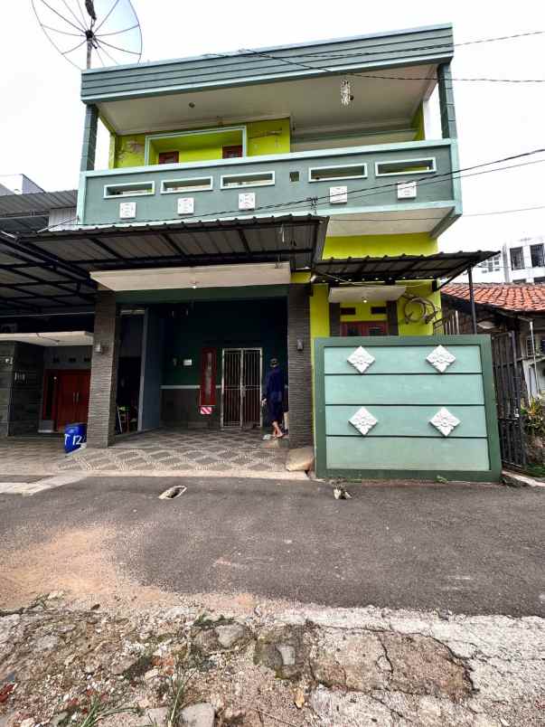 dijual rumah bambu apus