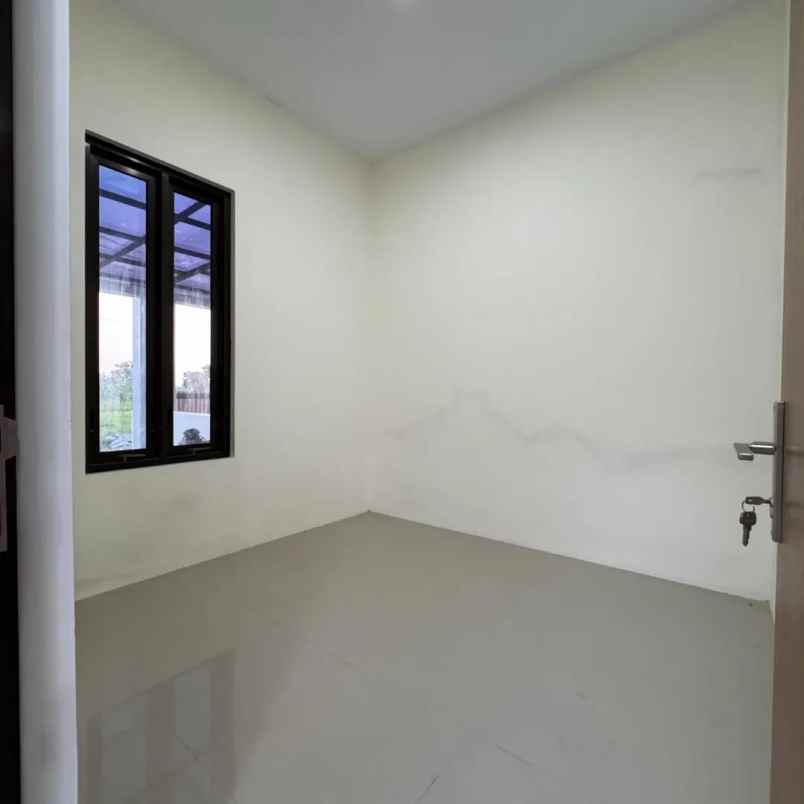 dijual rumah bandara adi sucipto