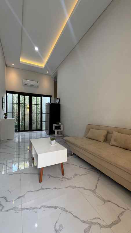 dijual rumah barat pasar cebongan