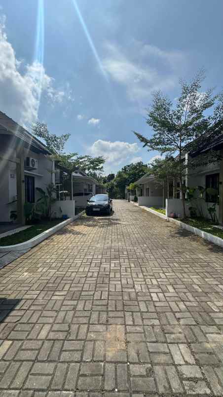 dijual rumah barat pasar cebongan