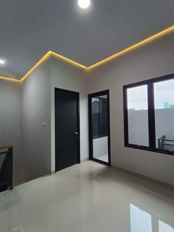 dijual rumah baru bebas banjir di parung serab ciledug