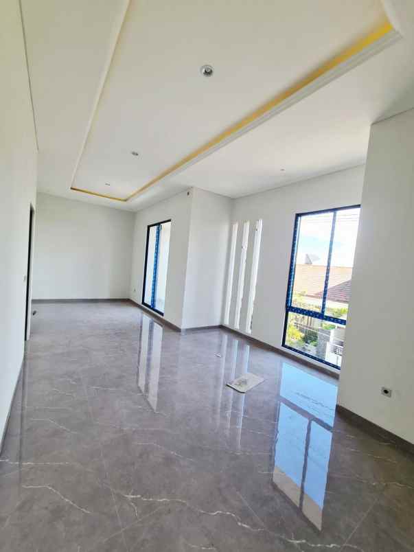 dijual rumah baru gress di perumahan manyar kertoadi