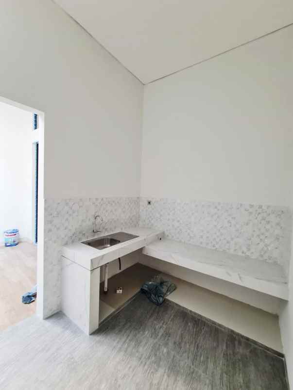 dijual rumah baru gress di perumahan manyar kertoadi