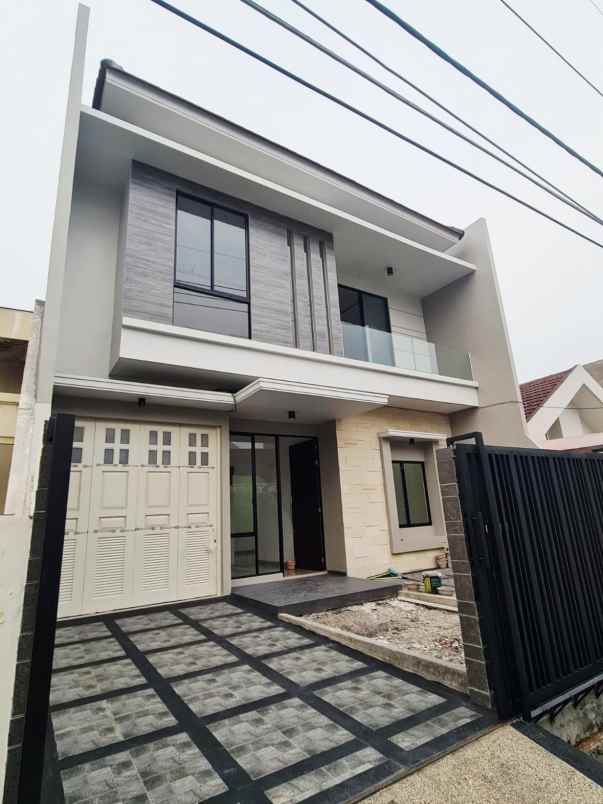 dijual rumah baru gress di perumahan manyar kertoadi