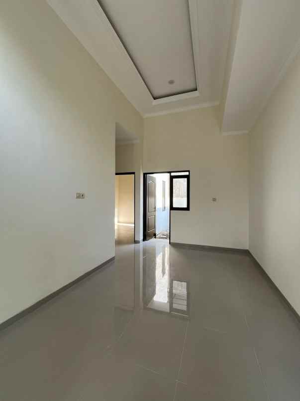 dijual rumah baru kawasan cluster dau dekat kota batu