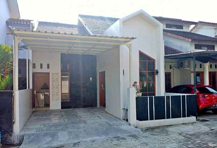 dijual rumah baru lokasi papahan karanganyar kota