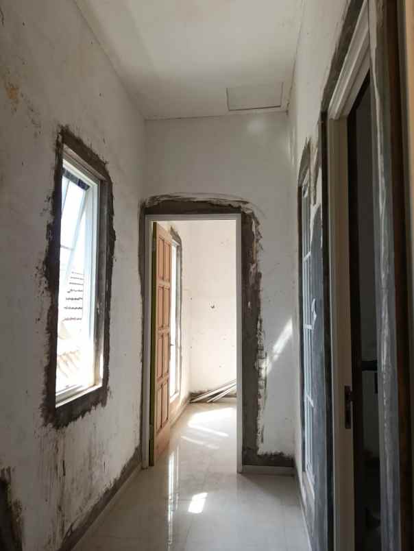 dijual rumah baru modern minimalis lokasi saawojajar