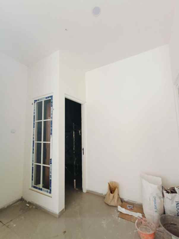 dijual rumah baru modern minimalis lokasi saawojajar