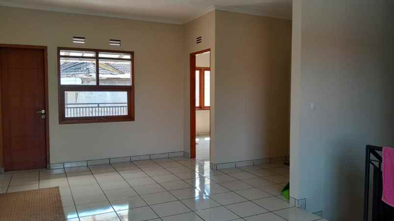 dijual rumah batununggal komplek