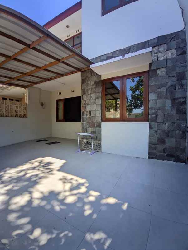 dijual rumah batununggal komplek