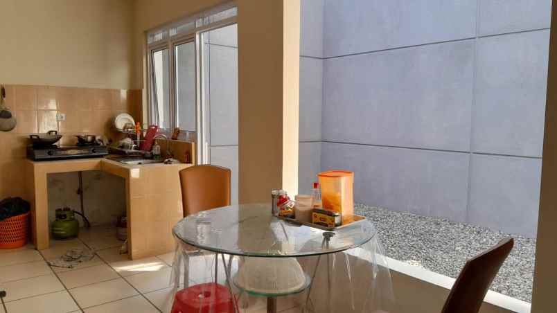 dijual rumah batununggal komplek