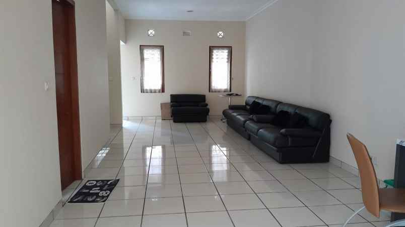 dijual rumah batununggal komplek