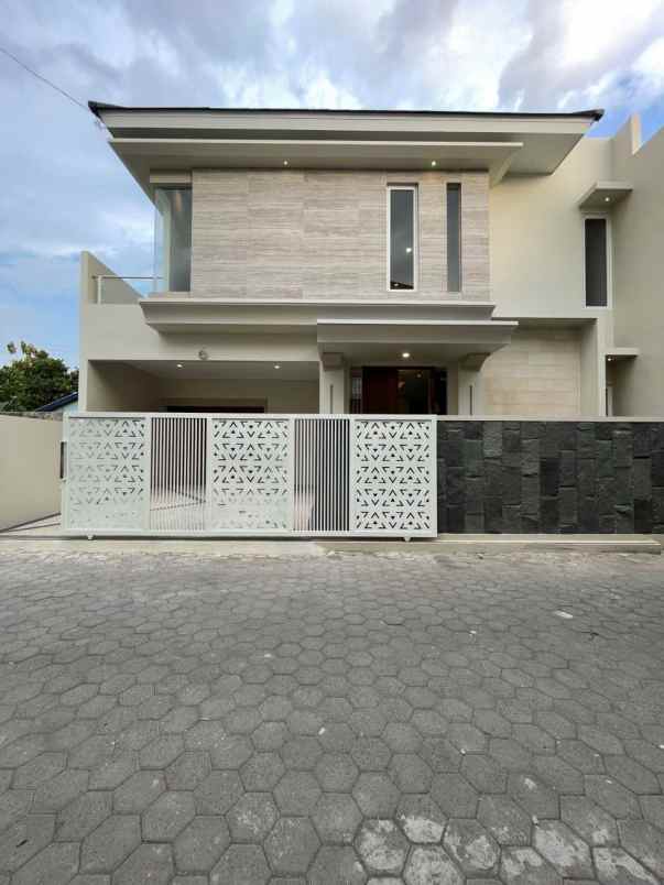 dijual rumah baturan trihanggo gamping