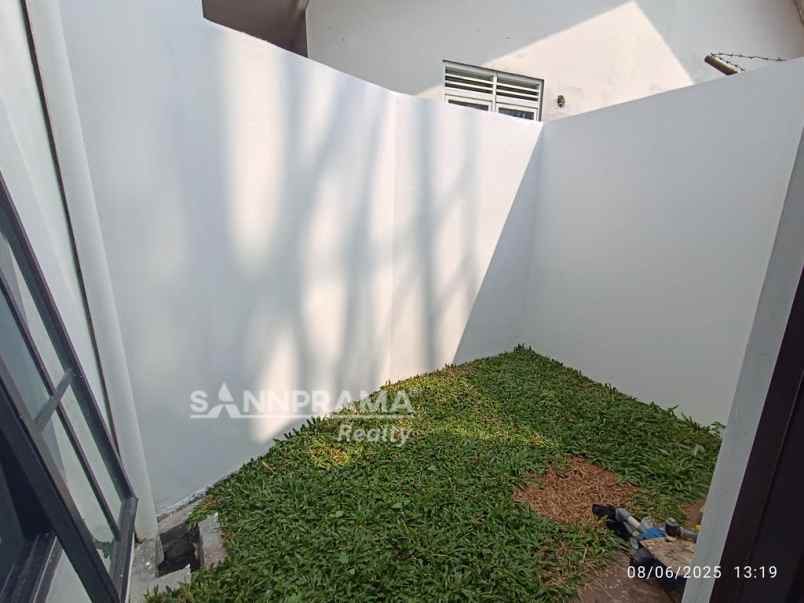 dijual rumah bedahan