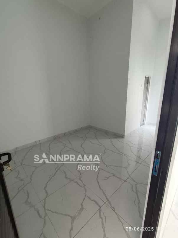 dijual rumah bedahan