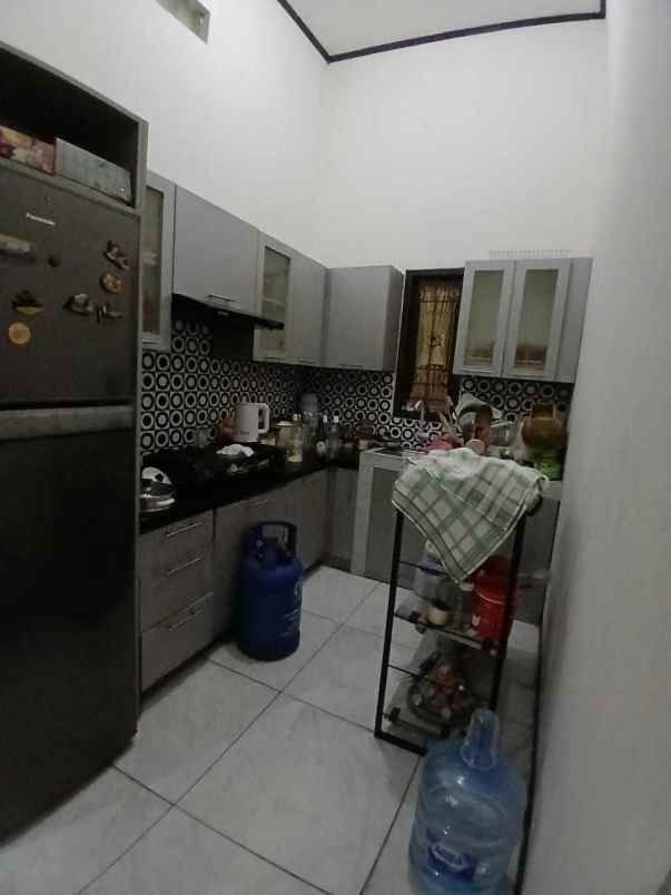 dijual rumah beji depok