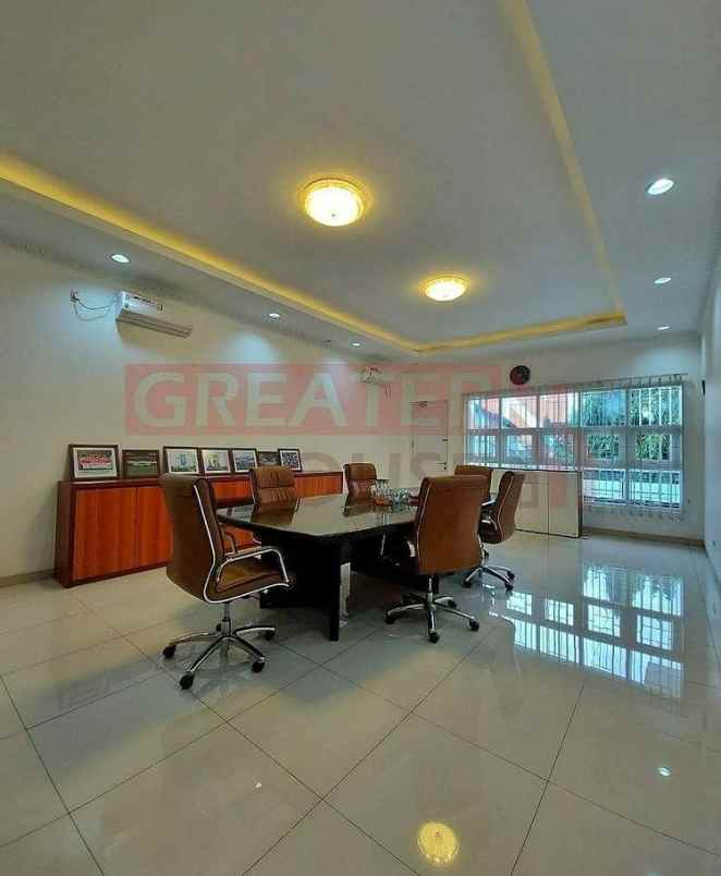 dijual rumah besar 2 lantai cocok untuk kantor