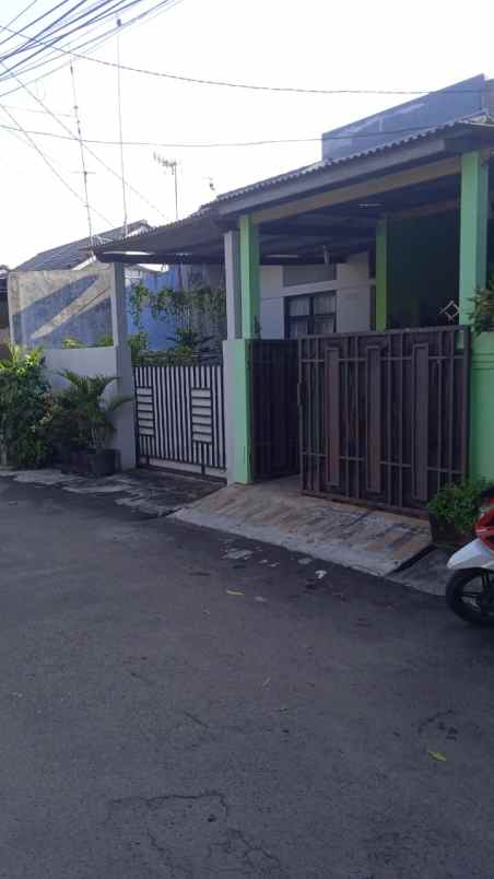 dijual rumah bintang metropole