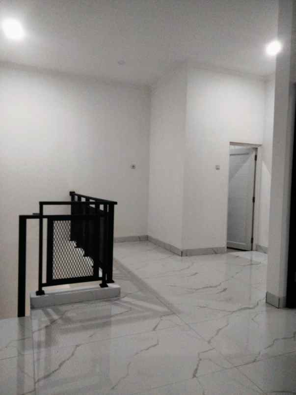 dijual rumah bintaro x chang