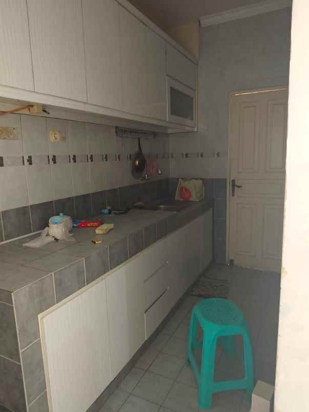 dijual rumah boulevard hijau kota