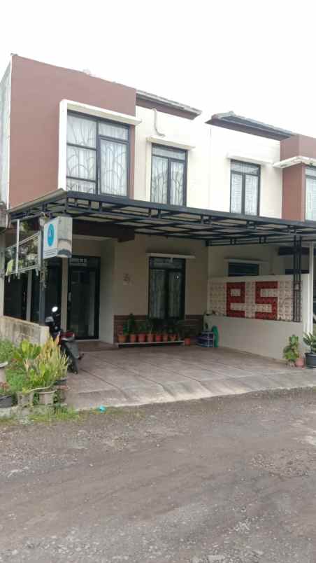 dijual rumah buahbatu cluster duta