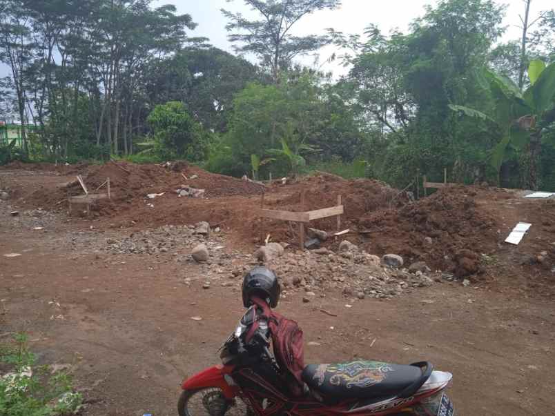 dijual rumah bulusan selatan