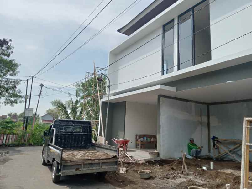 dijual rumah candi sambisari