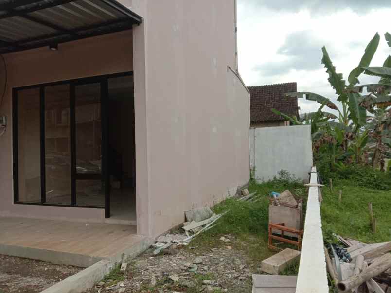 dijual rumah cebongan locebongan lor