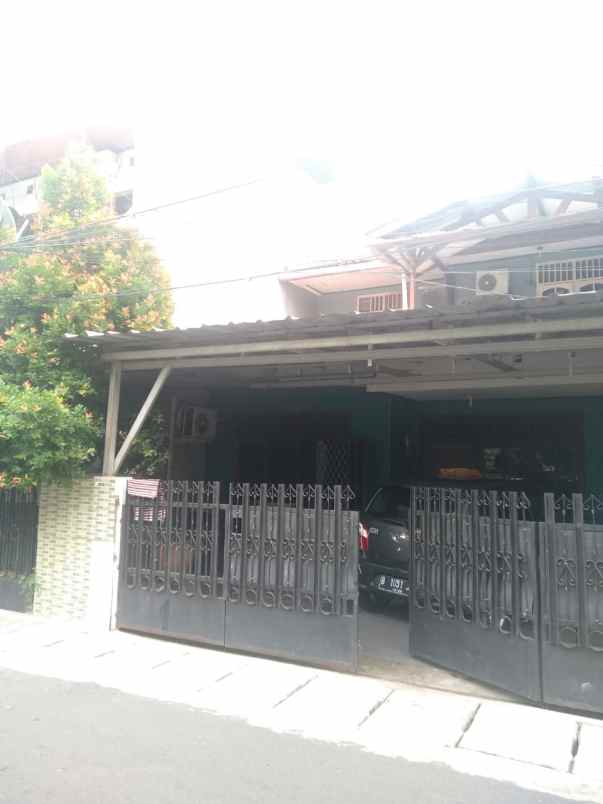 dijual rumah cempaka putih