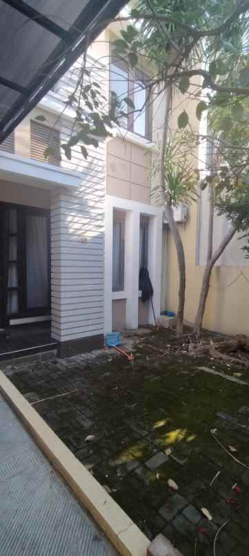 dijual rumah central park ayani