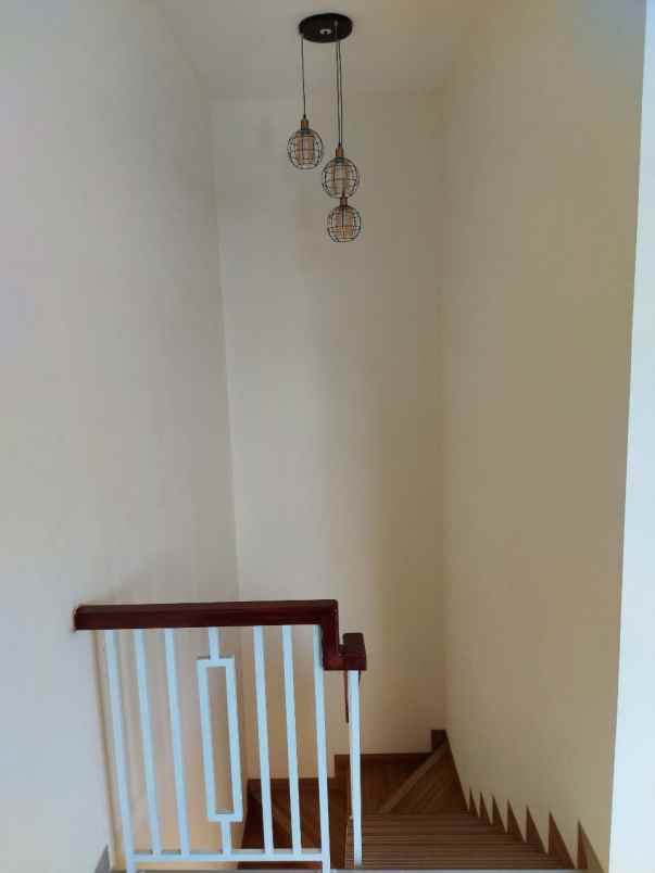 dijual rumah cibubur ciracas