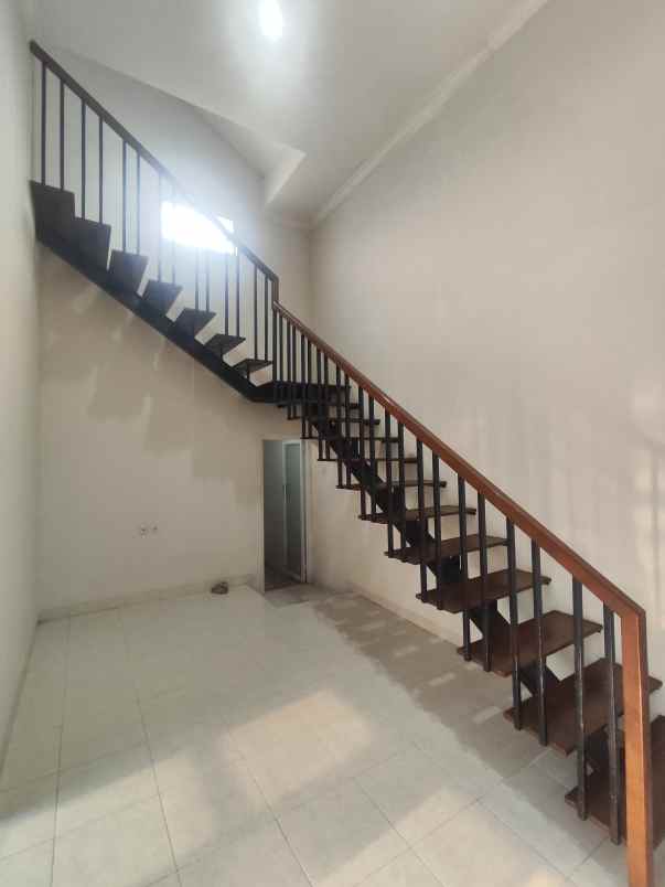 dijual rumah cimuning