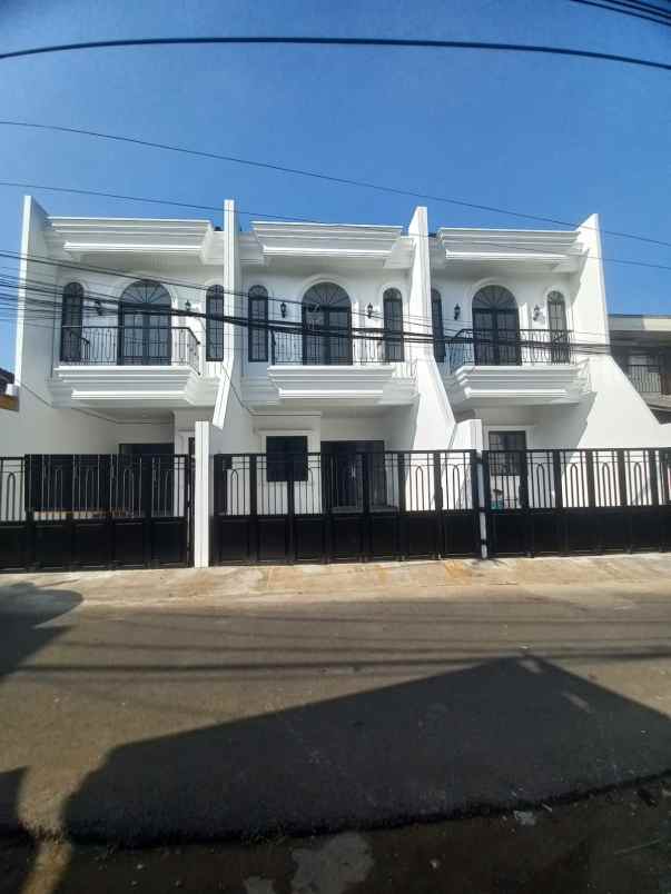 dijual rumah cipinang cempedak