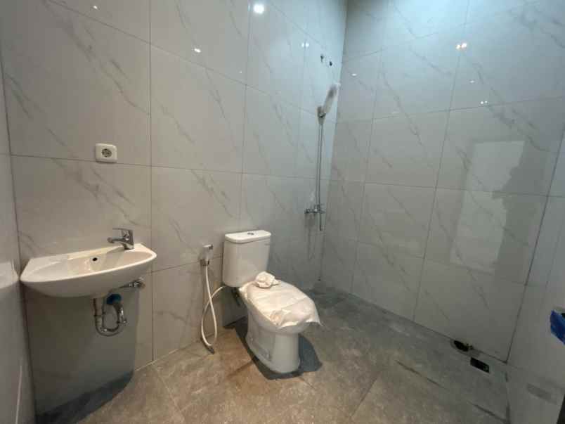 dijual rumah cipinang cempedak