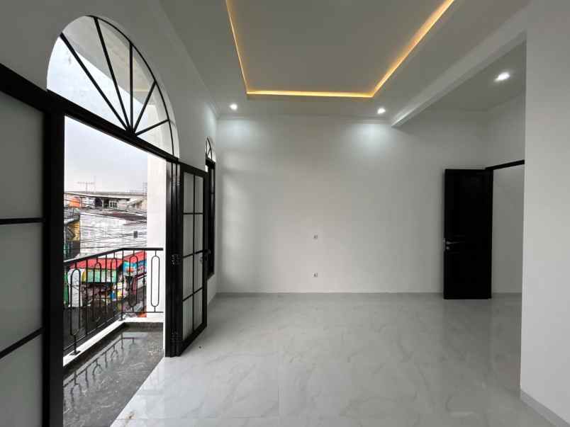 dijual rumah cipinang cempedak