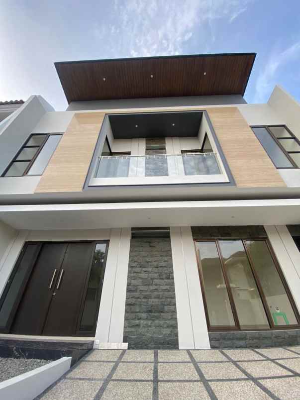 dijual rumah citraland utama