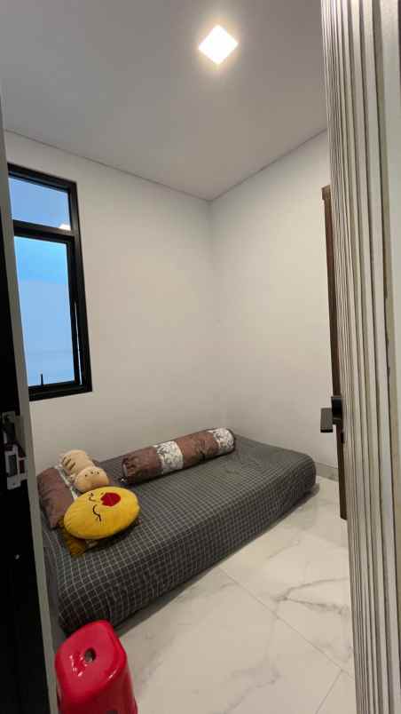 dijual rumah ciwaruga