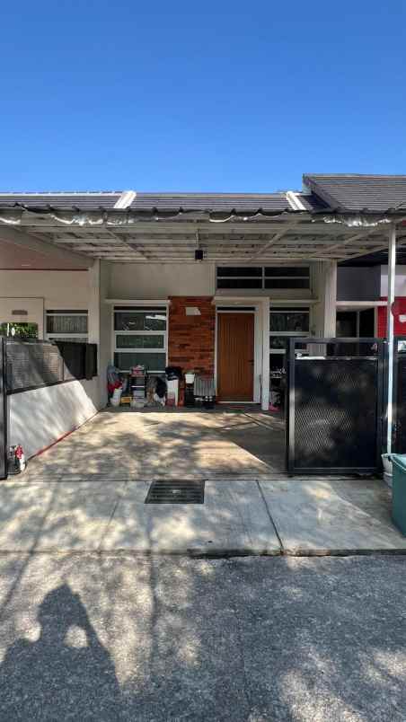 dijual rumah cluster kamayangan