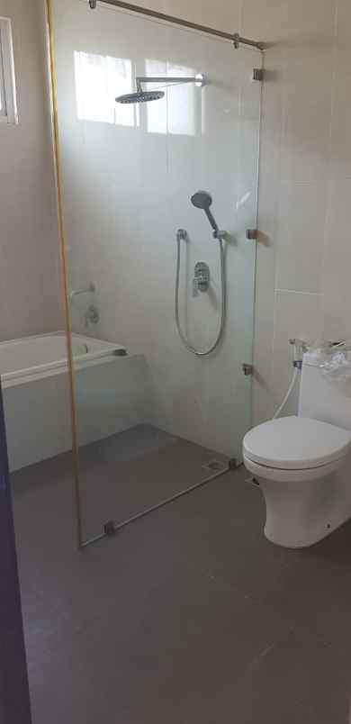 dijual rumah cluster palm spring jgc