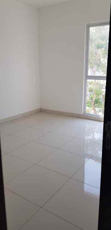 dijual rumah cluster palm spring jgc