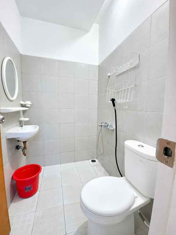 dijual rumah cluster paradise regency