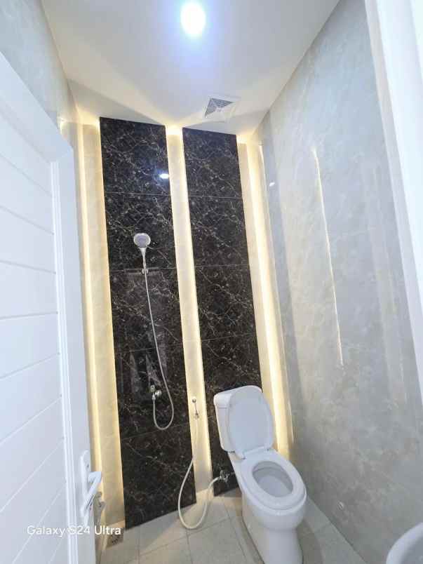 dijual rumah cluster permata harapan baru