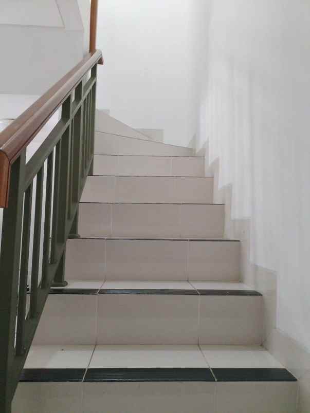 dijual rumah cluster virginia village