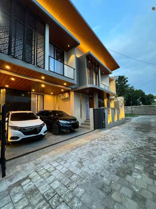 dijual rumah condong catur