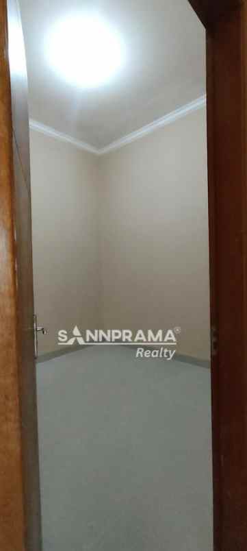 dijual rumah dalam cluster di cagar alam depok