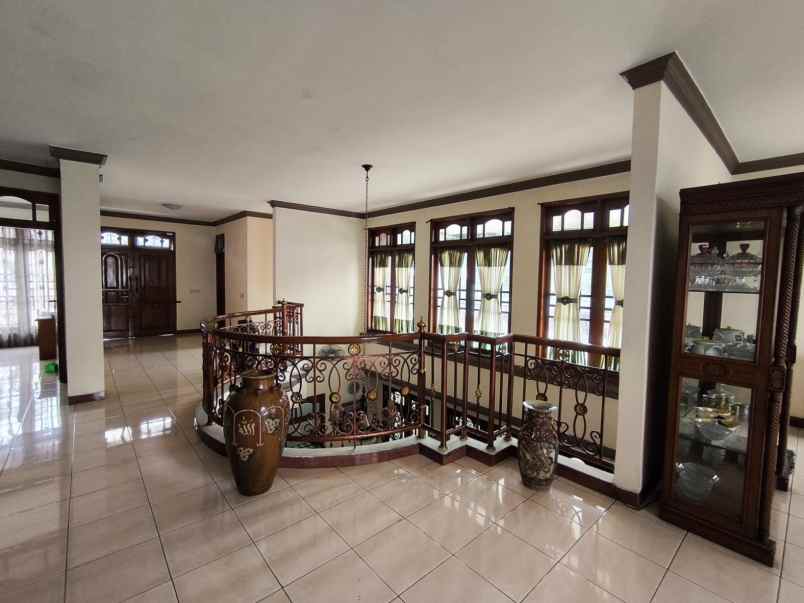 dijual rumah dan ruko di jatinegara jakarta timur