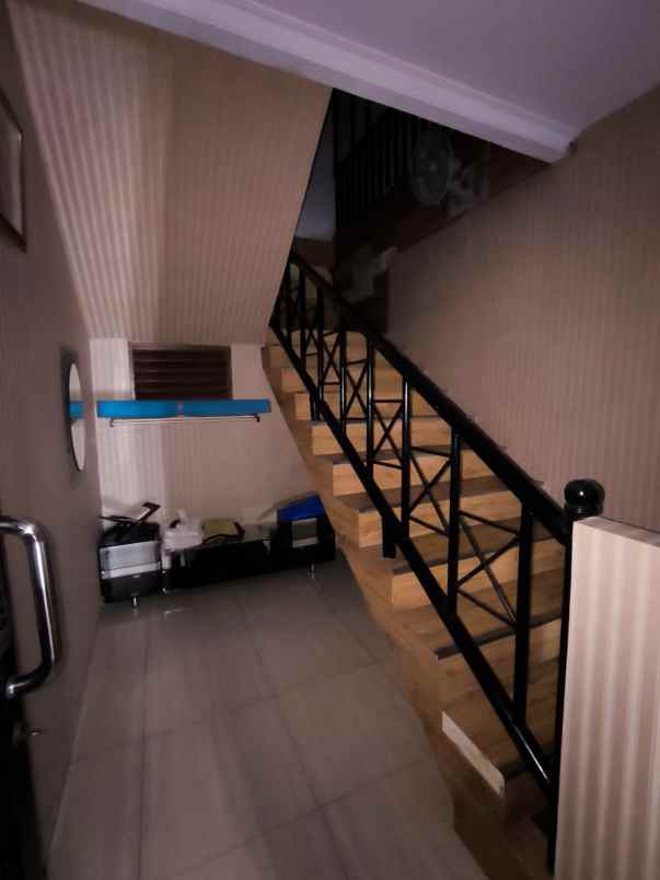 dijual rumah dan ruko di jatinegara jakarta timur