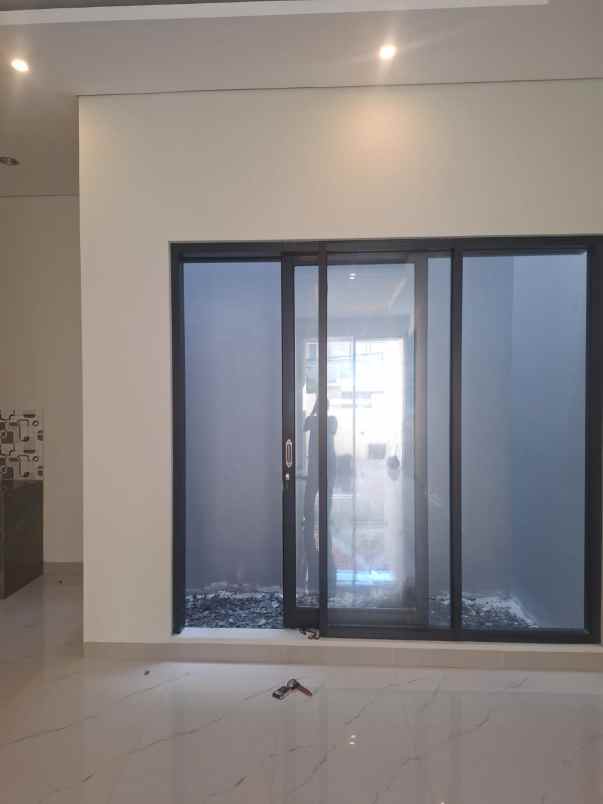 dijual rumah darmo indah