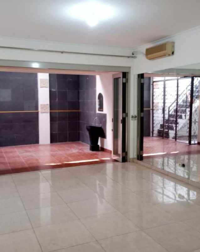 dijual rumah de latinos bsd city rawa